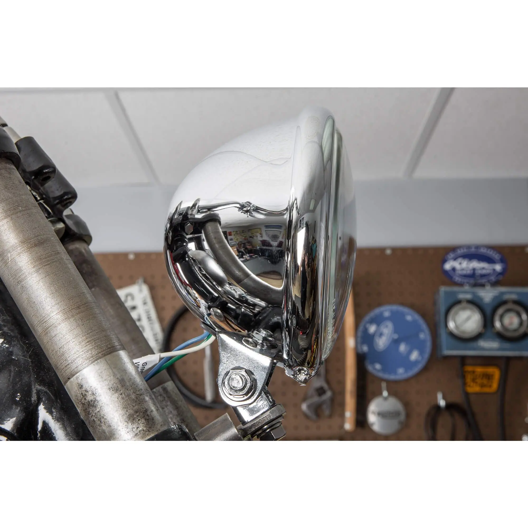 Cycle Standard 5-3/4 Inch Diameter Diamond Chrome Halogen Headlight - Clear Lens - Image 7