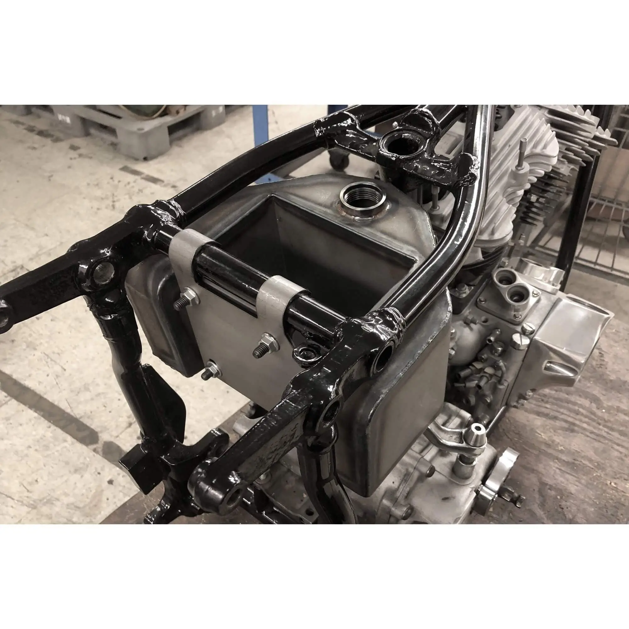 Gasbox Oil Tank - Bolt-On For 1965-Up Harley-Davidson Four Speed Swingarm Frames - Image 11