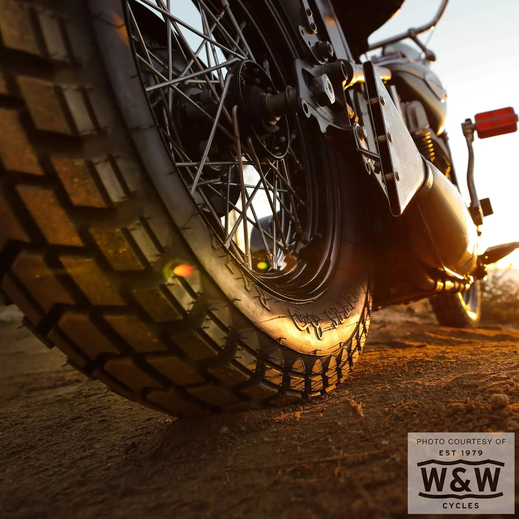 Bates Baja 100 Tire 18" - 4.00-18 64T - Image 8