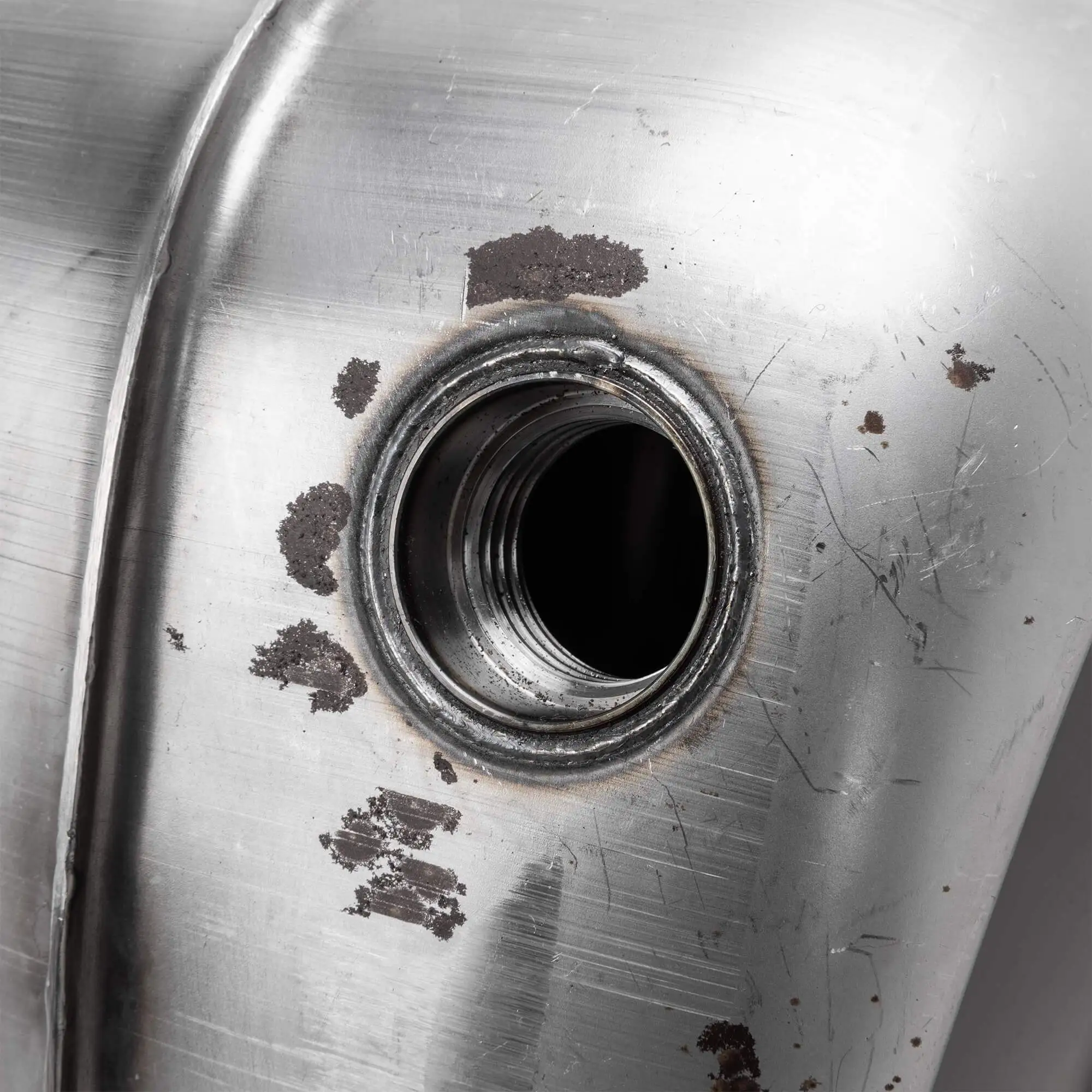 Cycle Standard Laredo Ribbed Gas Tank - Offset Filler - Image 6