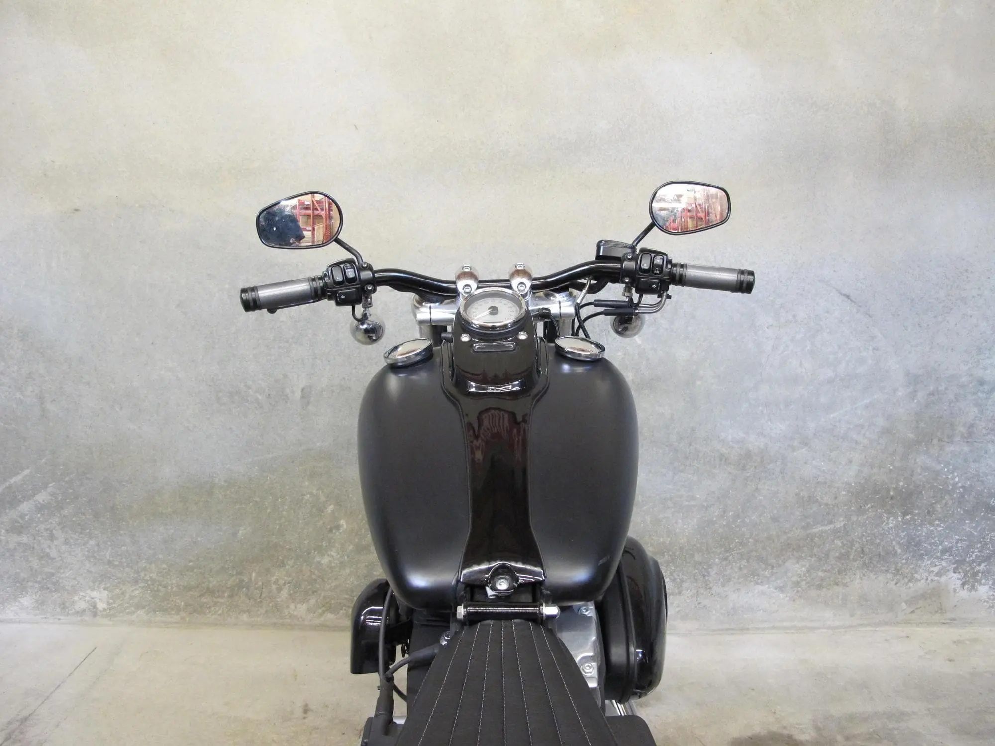 Biltwell Tracker Handlebars - 1 Inch - Black - Image 7