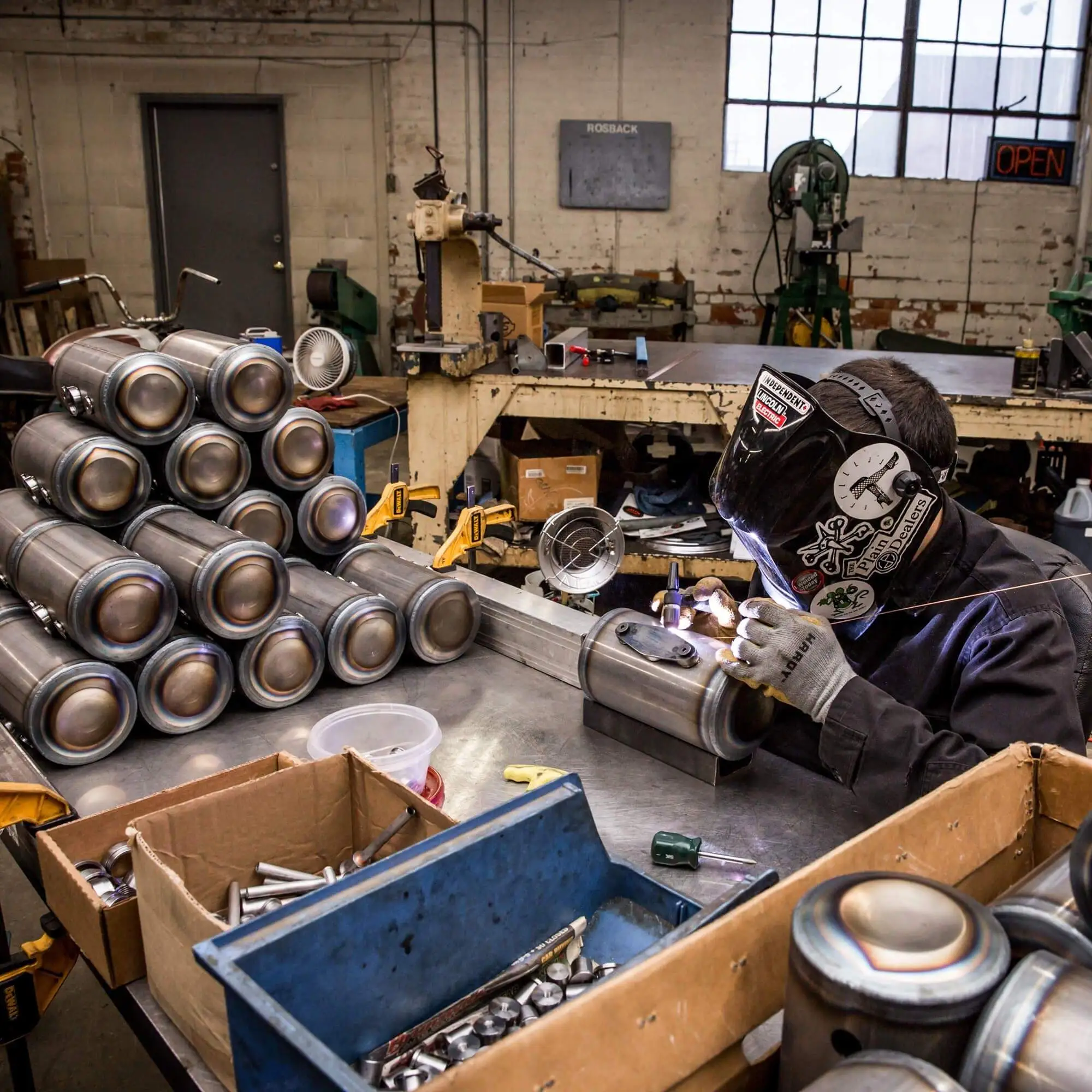 Lowbrow Customs Domed Steel Motorcycle Oil Tank For H-D Sportster Big Twin And Universal Choppers - Image 14