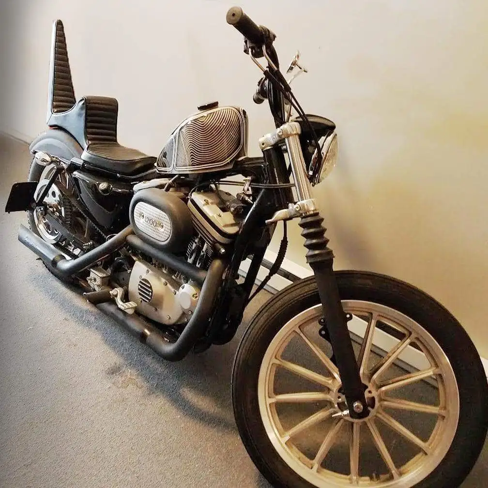 Sully's Customs Traditional King And Queen Seat - Black H-Pleat - 1982-2003 Sportsters - Image 10